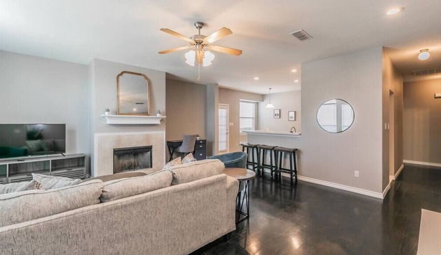3 Bedroom 2 Bath Professionally Hosted