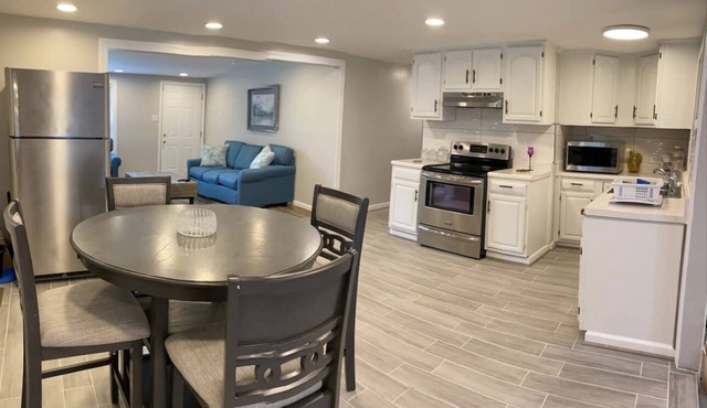 3 bedroom 2 bath Vacation Home near beach
