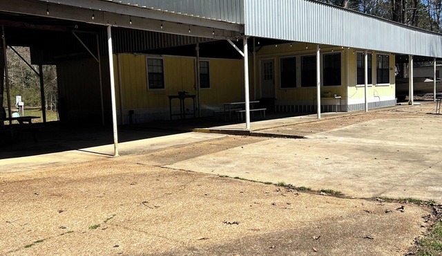 3 Bedroom 2 bath with plenty of covered parking!