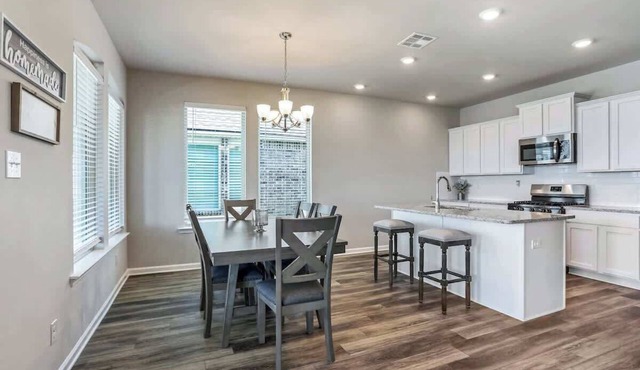 3 bedroom/2 bath with Water front views