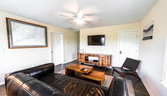3-Bedroom, 2-Bathroom Apartment. Walk to beach and access to REAL Watersports