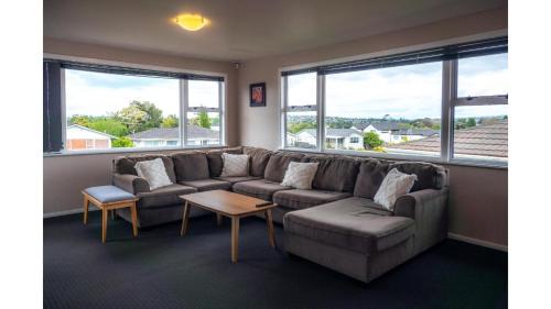 3-bedroom 2-bathroom Bright & Sunny Family home