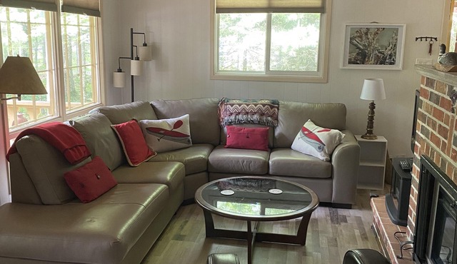3 bedroom, 2 bathroom chalet; 3 minute walk to pristine beach; dog friendly