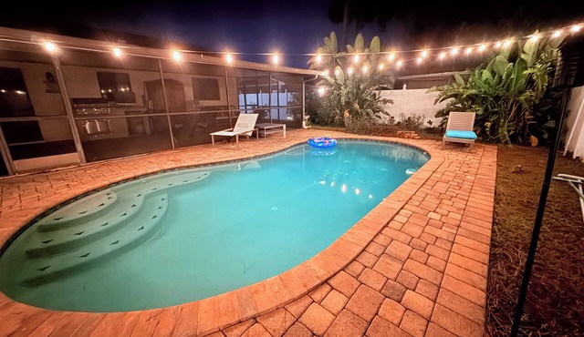 3 Bedroom 2 Bathroom Pool & Outdoor Kitchen