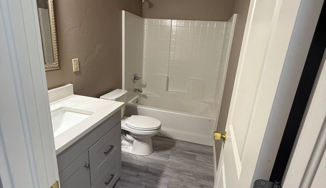 3-bedroom 2-bathrooms house in peaceful Chickasha/Downtown area