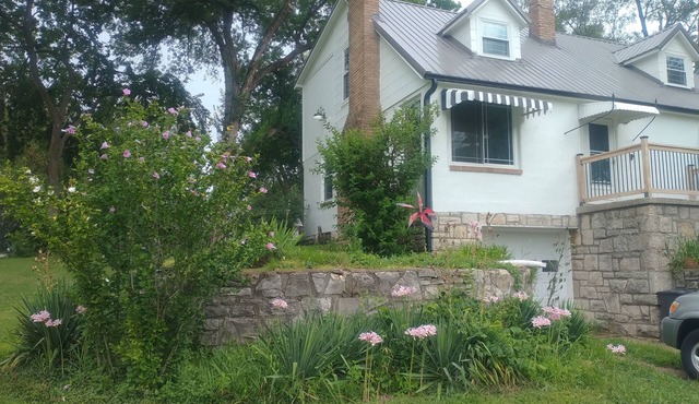 3-bedroom, 2 full baths home, newly renovated, centrally located