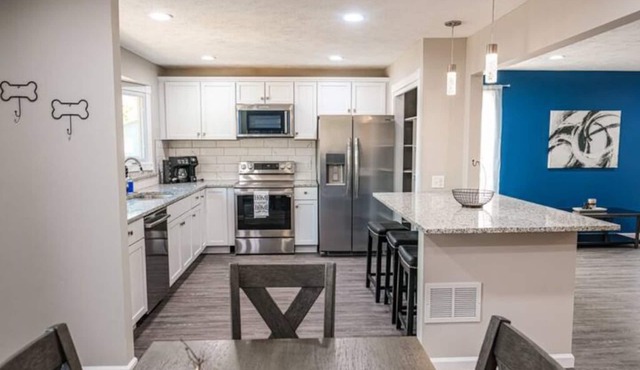 3 Bedroom 2 Full Bath 4 Bed Deck 500Mbps