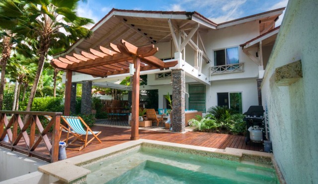 3 Bedroom, 3.5 Bathroom, Beachfront Luxurious Private Townhouse, family-friendly