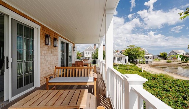 3 Bedroom 3.5 Bathroom cottage