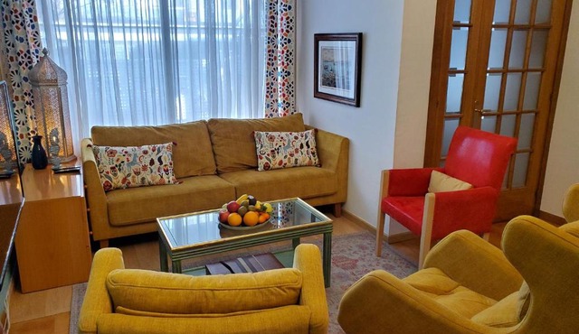 3 Bedroom, 3 Bath Beach Villa with private free parking, Air Conditioning, fast free WiFi, workspace, private laundry machines, and private garden and patio