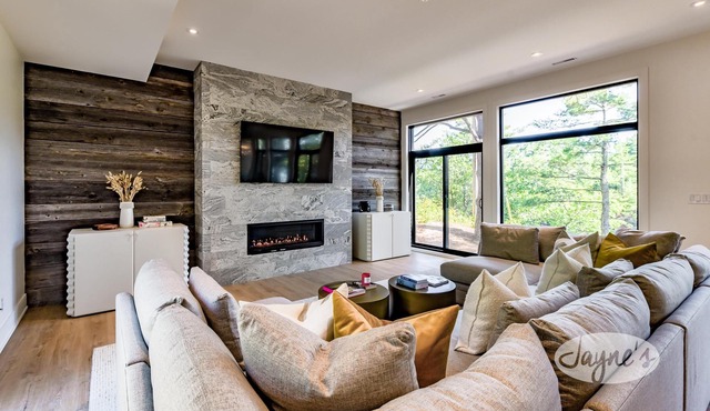 3 bedroom 3 bath cottage on Loon Lake! New Build, Open Concept! All Season!