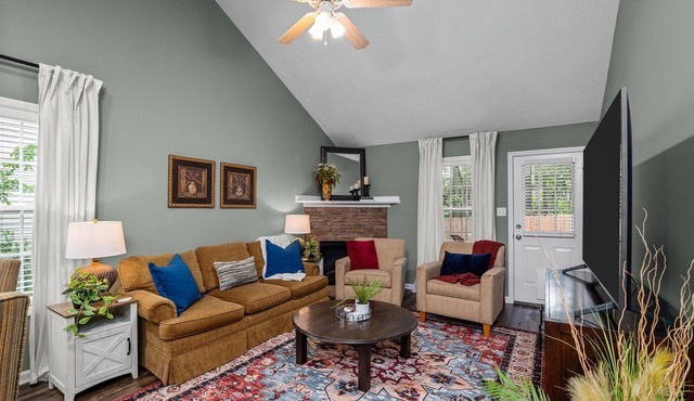 3 bedroom 3 bath home in Grovetown. The sleeping arrangements for this property are 3 queen beds and the sofa upstairs folds out into a king bed.