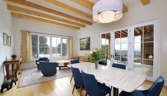 3 Bedroom, 3 Bath Home plus 1 Bedroom, 1 Bath Casita -12 min. to Santa Fe center