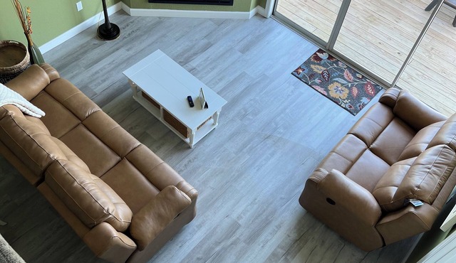 3 Bedroom, 3 Bath, sleeps 8 comfortably. Top floor condo, main channel view!