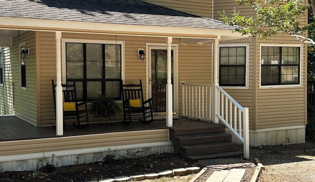 3 bedroom/3 bathroom house in charming Cullman minutes to lake, town, interstate