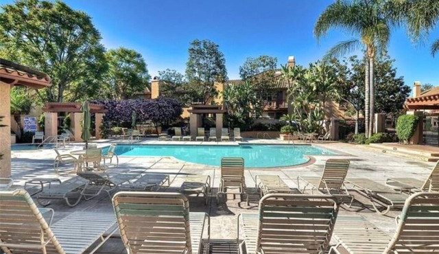 3 bedroom + 3 full bathroom modern home in Tustin/Irvine. 15 MINUTES TO DISNEY