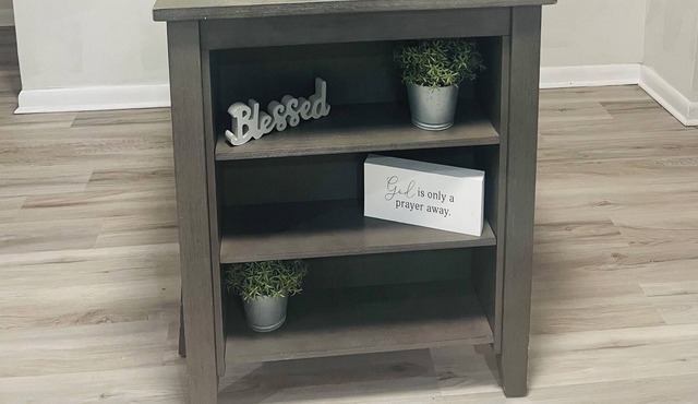 3 bedroom, 4 beds and 2-bathroom home with upgraded full kitchen and living room