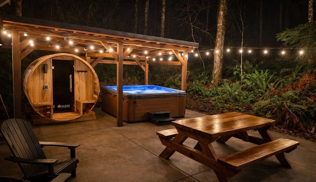 3-bedroom A-Frame w/Hot Tub, Sauna, WiFi and EV charging
