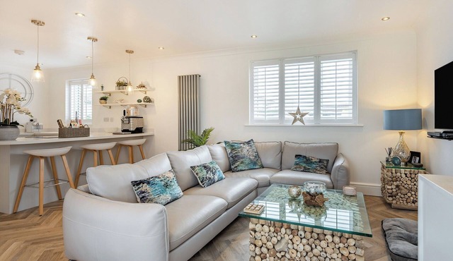 3 bedroom accommodation in Rhyl and Prestatyn