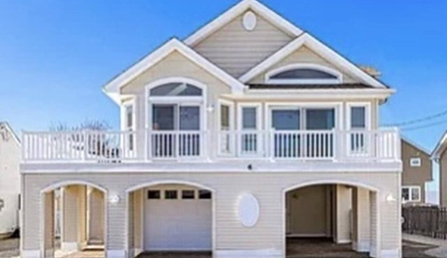 3 bedroom accommodation in Beach Haven Gardens