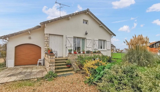 3 bedroom accommodation in Dampierre en burly