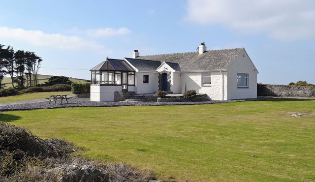 3 bedroom accommodation in Cemlyn near Amlwch