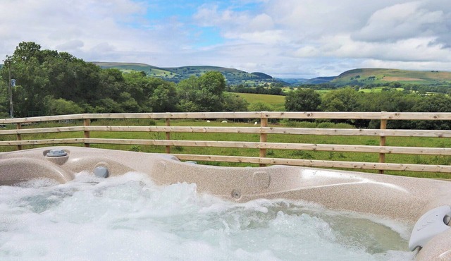 3 bedroom accommodation in Howey, near Llandrindod Wells