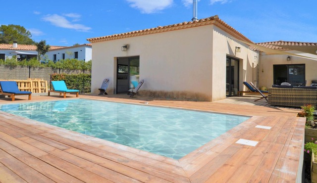 3 bedroom accommodation in Castillon-Du-Gard