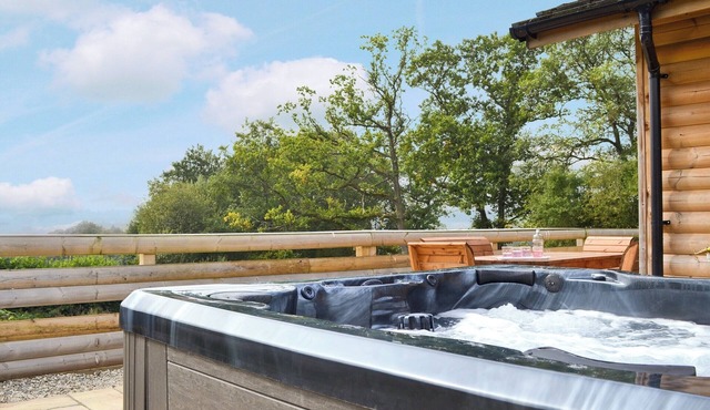 3 bedroom accommodation in Crossgates, near Llandrindod Wells