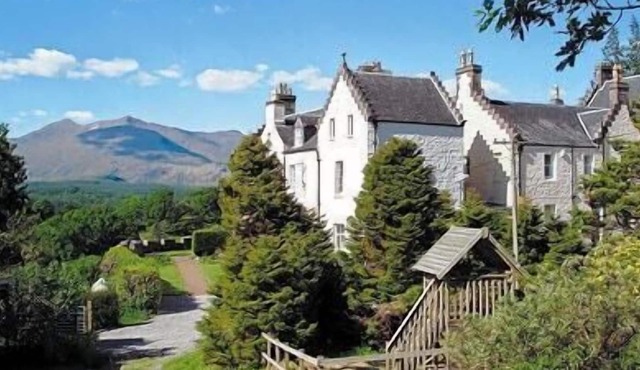 3 bedroom accommodation in South Lochaweside