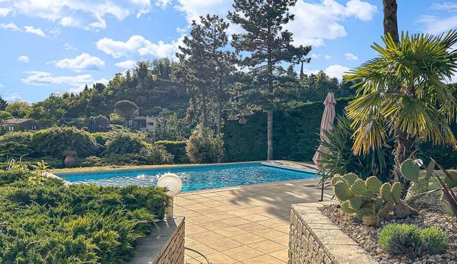 3 bedroom accommodation in Puy-Saint-Martin