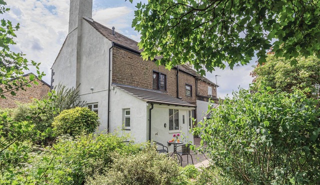 3 bedroom accommodation in Disley, near Macclesfield