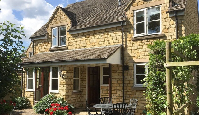 3 bedroom accommodation in Moreton-in-Marsh