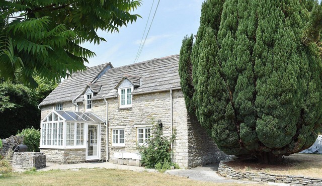 3 bedroom accommodation in Harmans Cross, near Swanage