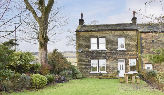 3 bedroom accommodation in Ripponden, near Sowerby Bridge