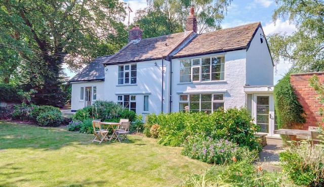 3 bedroom accommodation in Heath, near Chesterfield