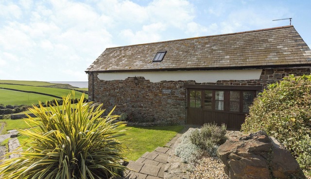 3 bedroom accommodation in Hartland Point
