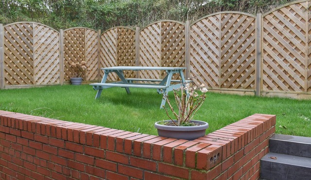 3 bedroom accommodation in Knaresborough, near Harrogate