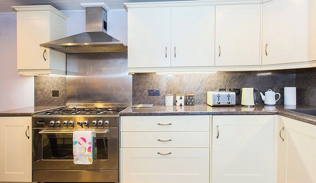 3 bedroom accommodation in Neyland, near Pembroke