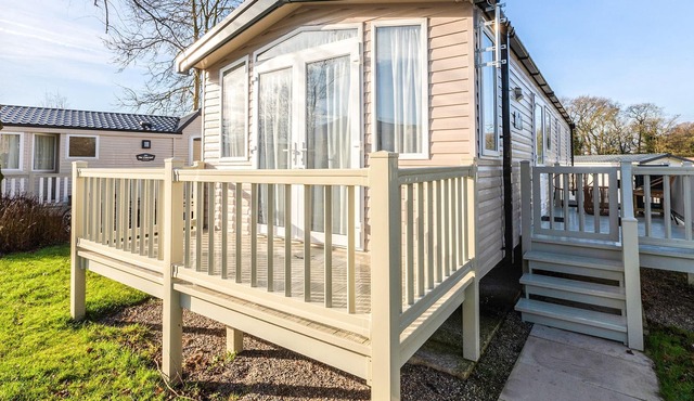 3 bedroom accommodation in Mowbreck Park