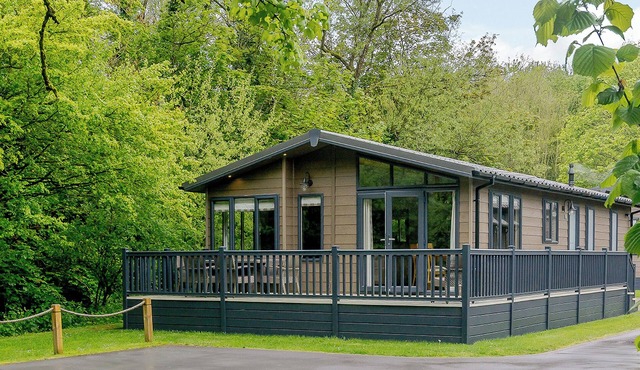 3 bedroom accommodation in Newton Saint Loe, Nr Bath