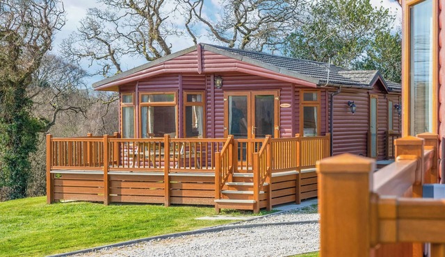 3 bedroom accommodation in Nr St Austell