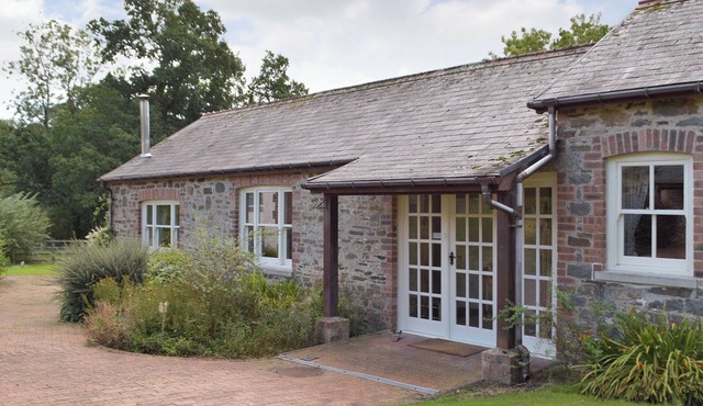 3 bedroom accommodation in Nantgaredig, near Llandeilo