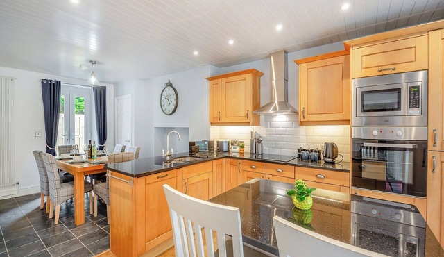 3 bedroom accommodation in Betws Garmon