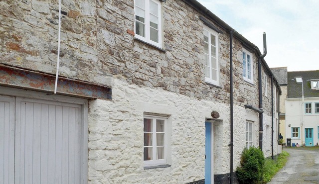 3 bedroom accommodation in Buckfastleigh, near Dartmoor