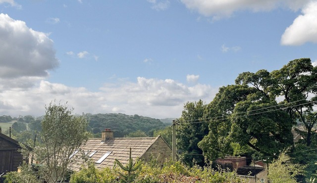 3 bedroom accommodation in Chesterfield