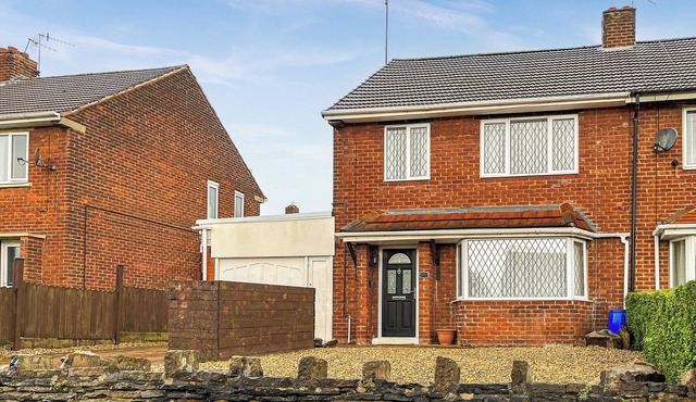 3 bedroom accommodation in Inkersall, near Chesterfield