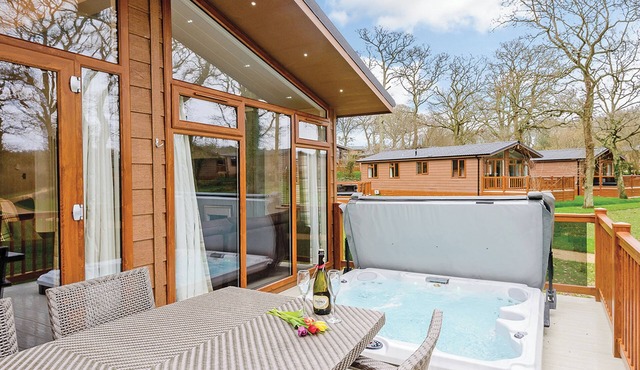 3 bedroom accommodation in Holton Heath