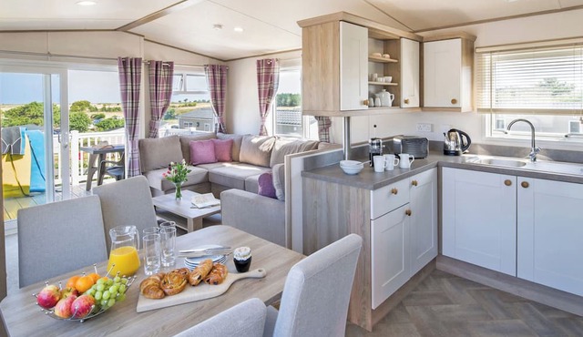 3 bedroom accommodation in Holywell Bay