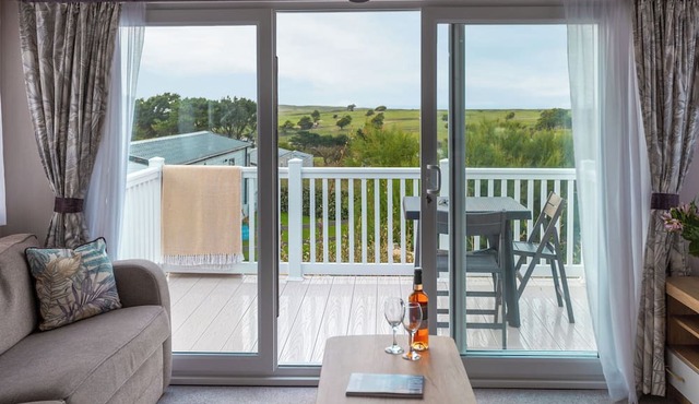 3 bedroom accommodation in Holywell Bay